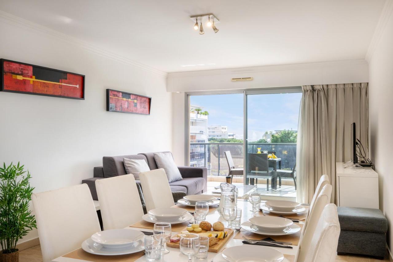 Appartamento con 2 Camere da Letto, Balcone e Vista mare